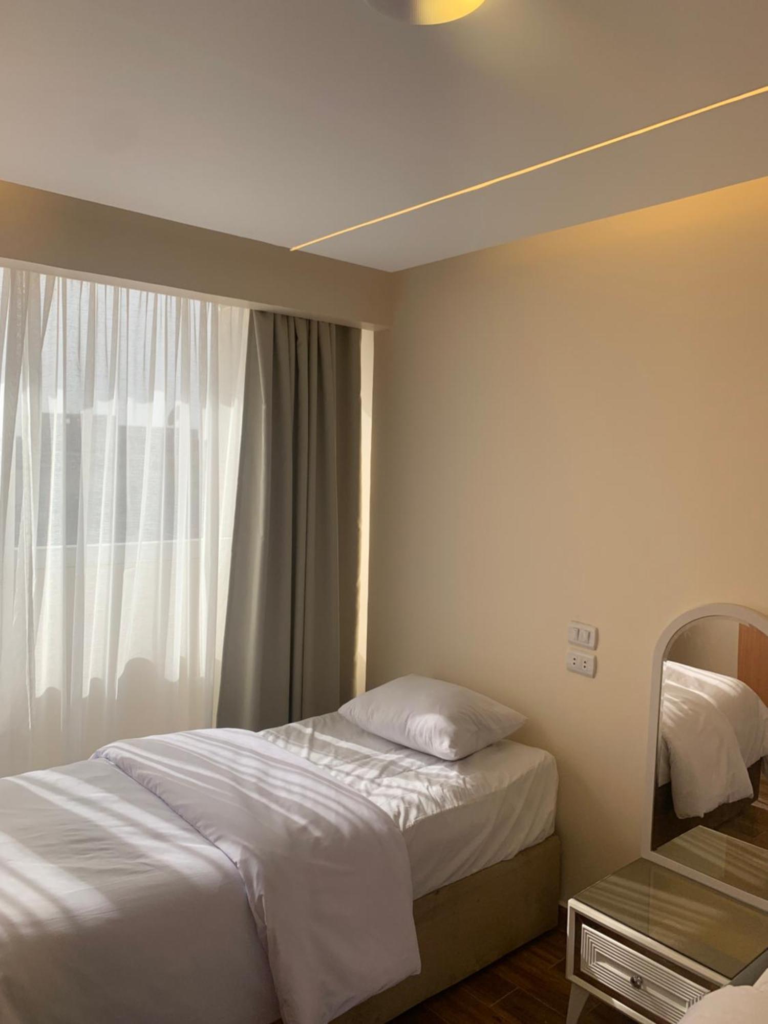 Memphis Pyramids View Hotel Nazlet el-Sîsi Kültér fotó