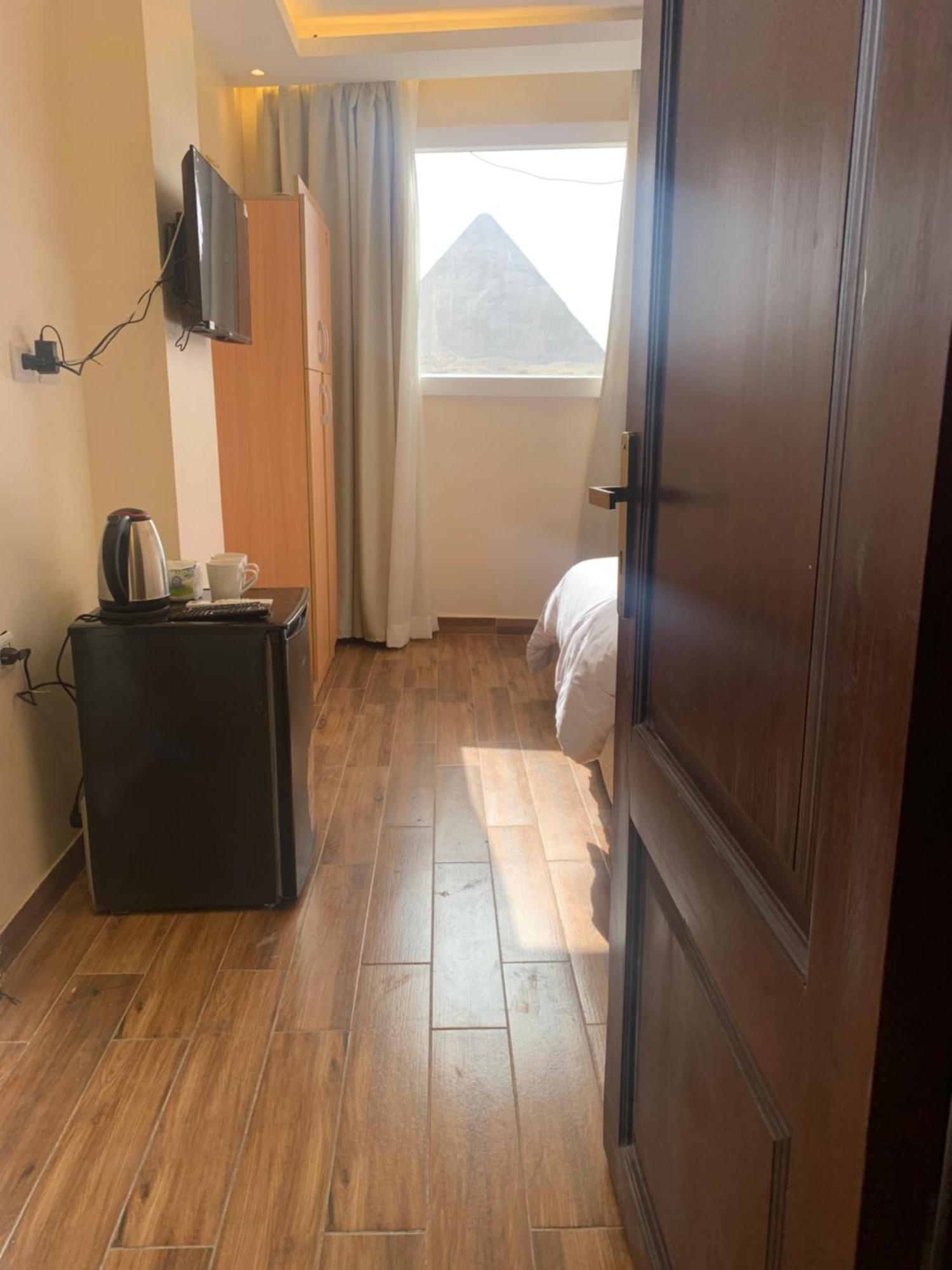 Memphis Pyramids View Hotel Nazlet el-Sîsi Kültér fotó